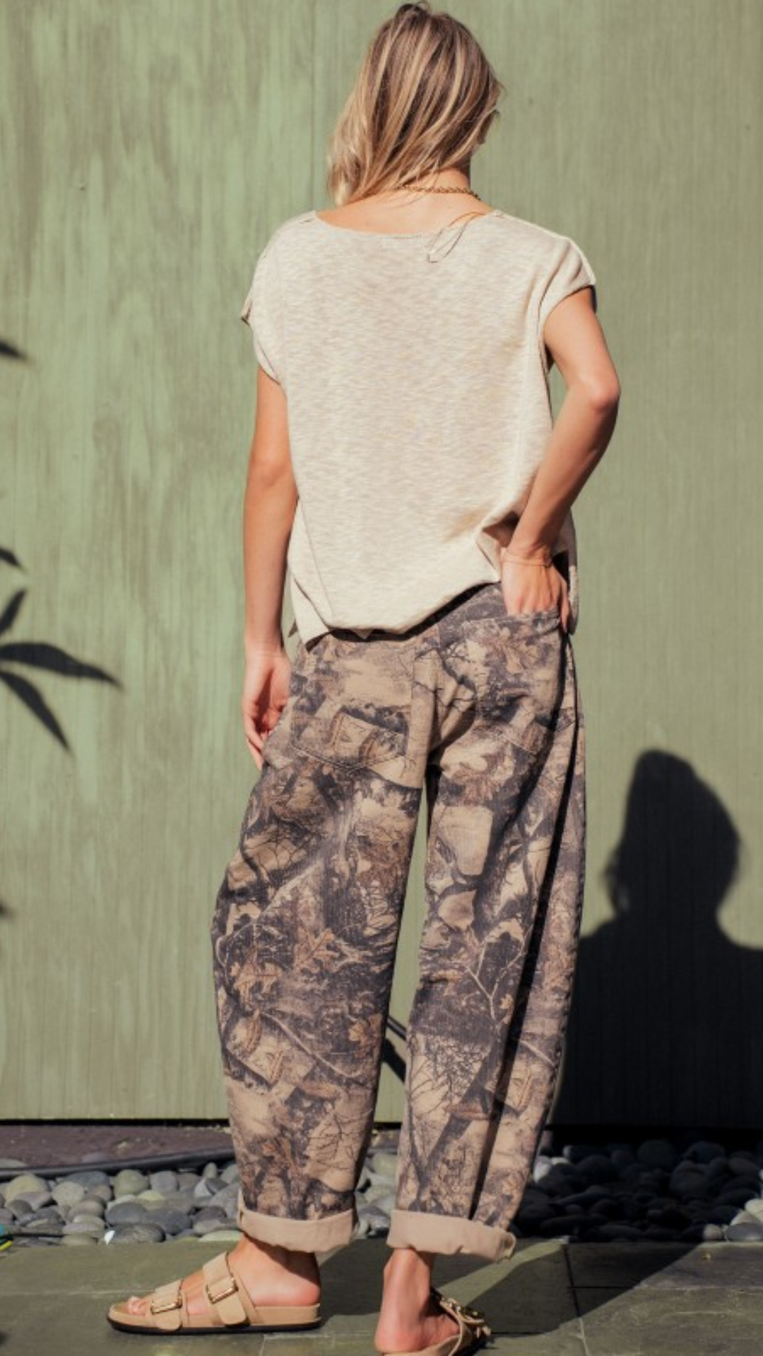 VINTAGE WASHED CAMO LEAF PRINT BARREL PANTS