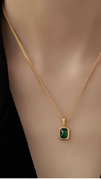 NEW EMERALD PENDENT NECKLACE (GOLD) | (TARNISH RESISTANT)