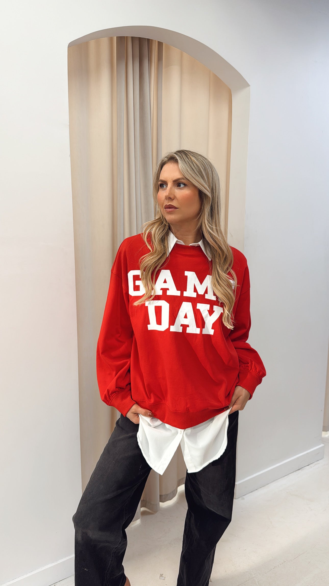 GD CREW NECK SWEATSHIRT (RED)