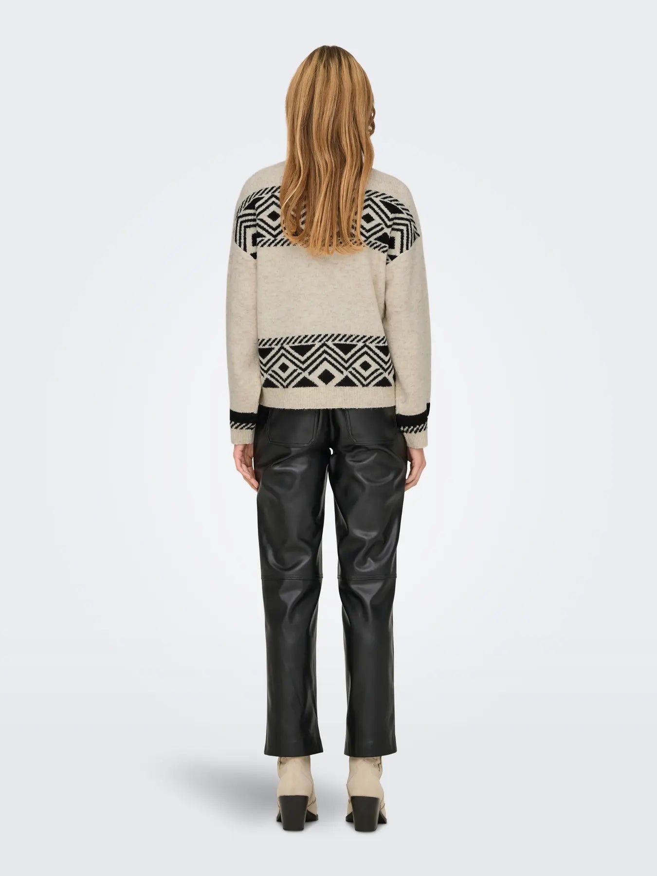 VICTORIA SWEATER | ONLY