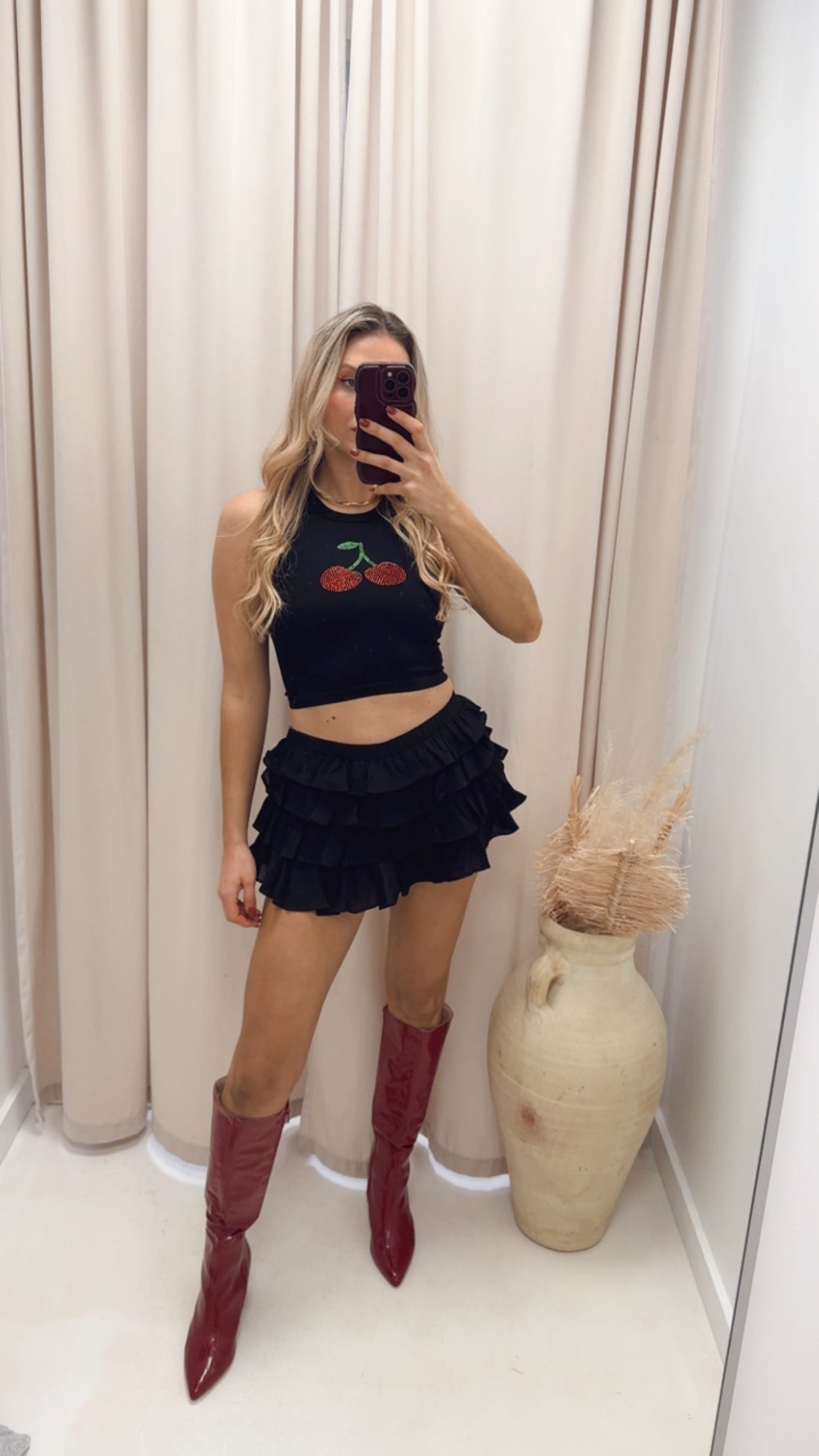 CHERRY RIBBED CROP TOP (BLACK)