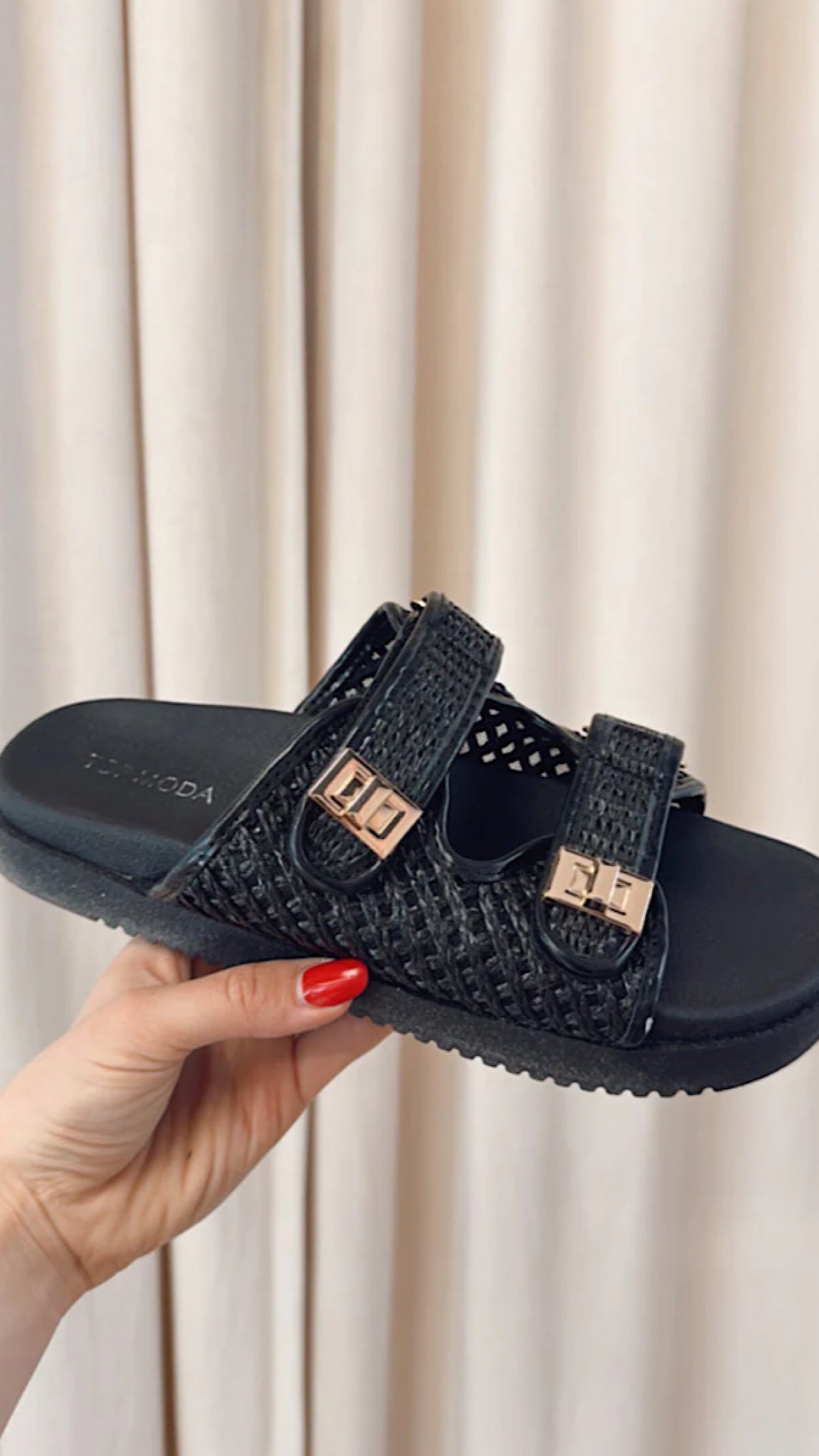 SOPHIE BLACK &amp; GOLD SANDAL (HOT RESTOCK)