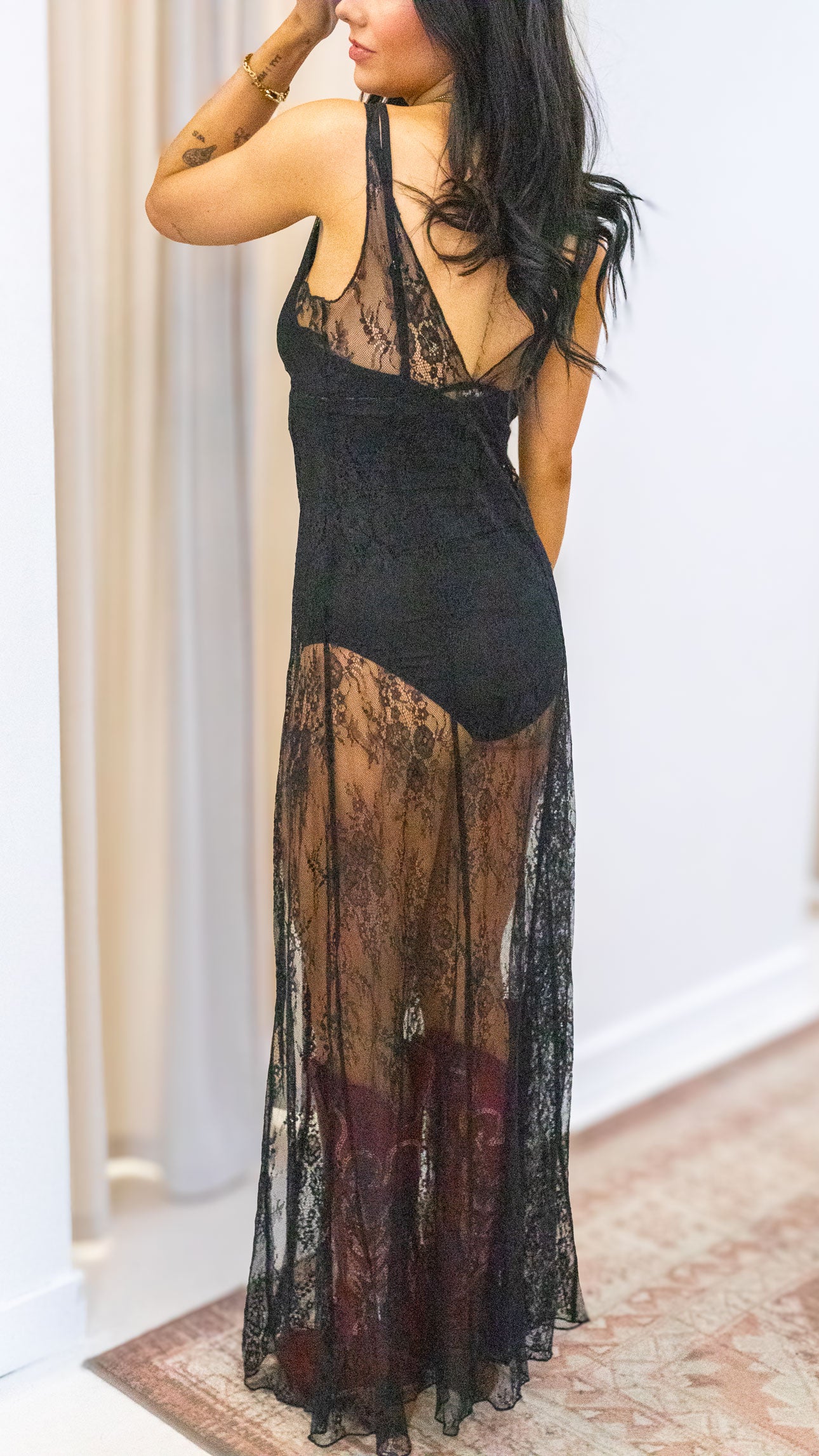 GWENIVERE LACE DRESS (BLACK)
