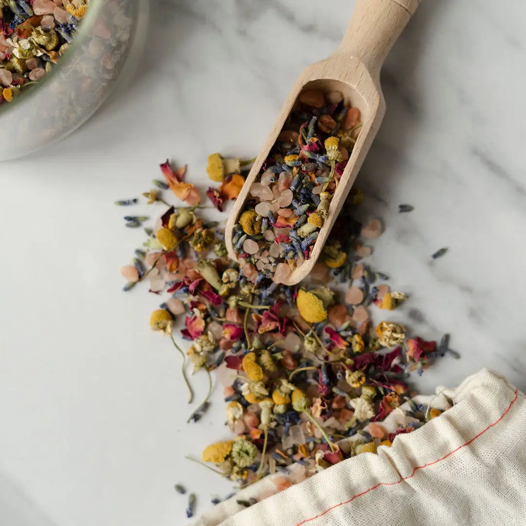 NEW Super Tonics Cookbook  (Smoothies, tonics, teas)